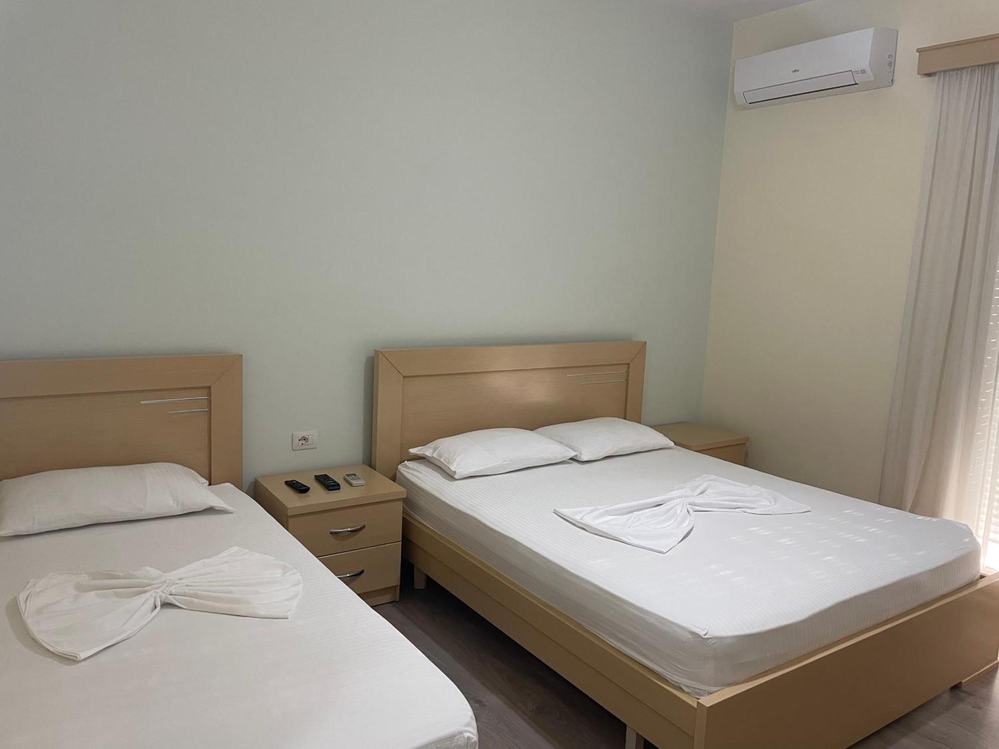 Rent Rooms Kapri Pogradec Ngoại thất bức ảnh